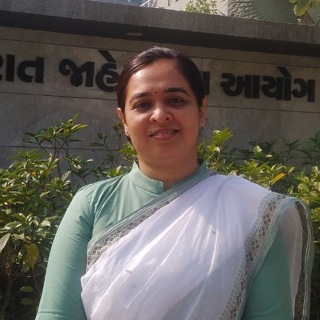 33. Nidhi Pravinbhai Chauhan